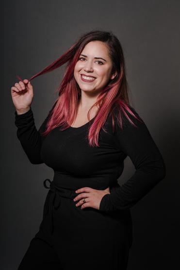 Cabelo-Friseur-Kosmetik_Muenster_Calligraphy-Black_Skyler-Lee-Echeverria_Friseurin